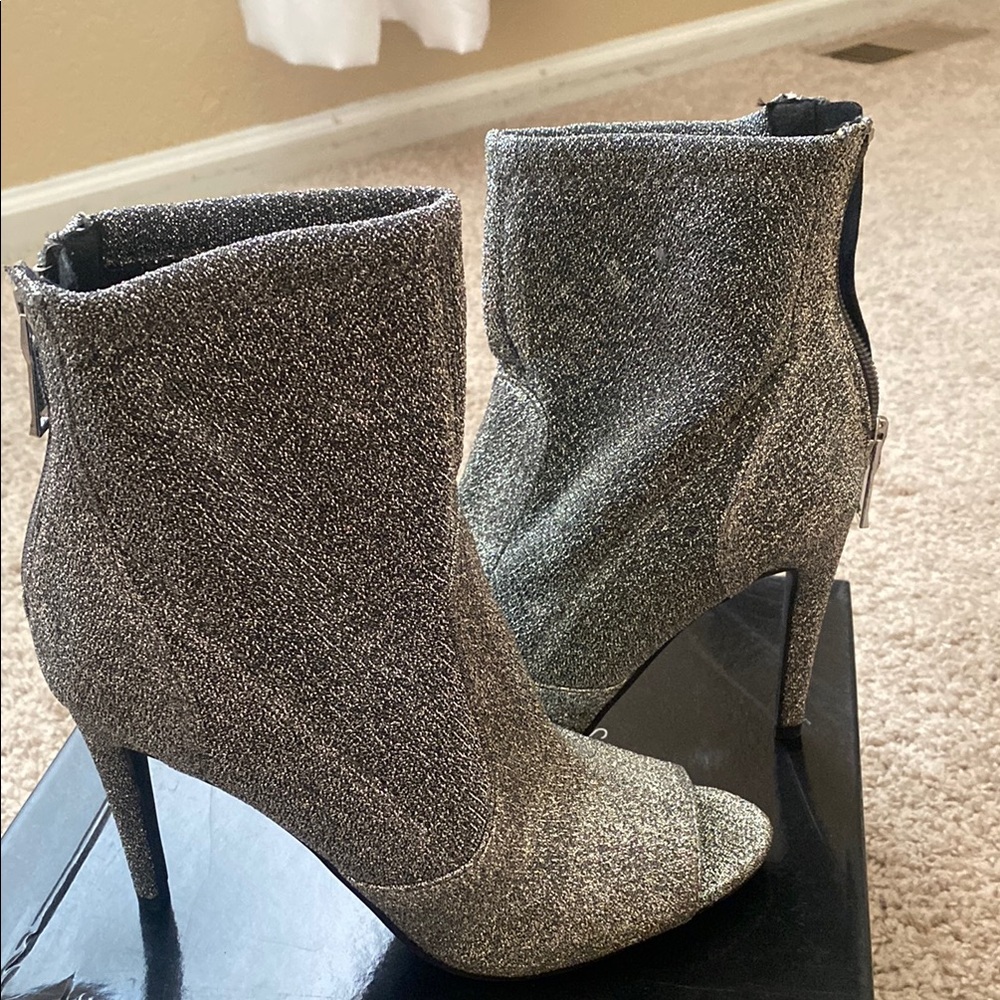 G by Guess Elegant Silver Ankle Boots